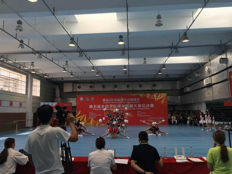 我院代表队赛场表演.jpg