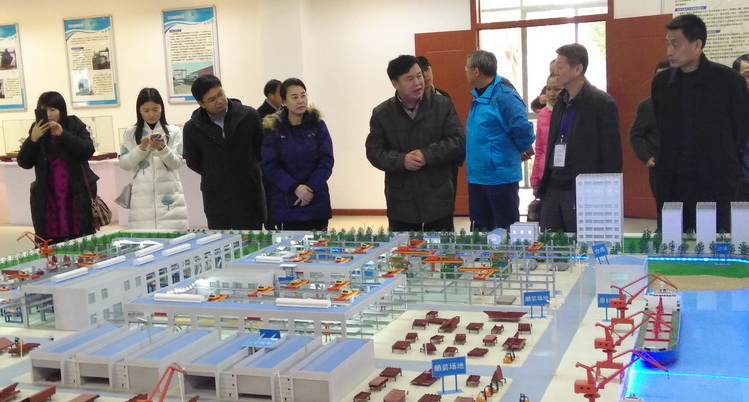 参观江苏海事职业技术学院船舶与海洋工程学院.jpg