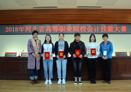 高丽英老师指导的由赵玺、刘佳、袁玲玲、宋蕾鑫组成的代表队.JPG